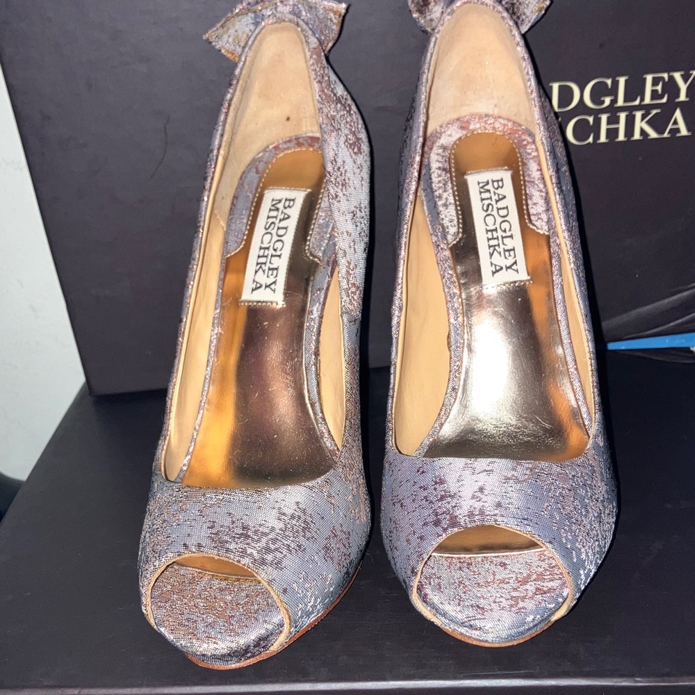 Badgley Mischka Macee rose gold peep toe  heel